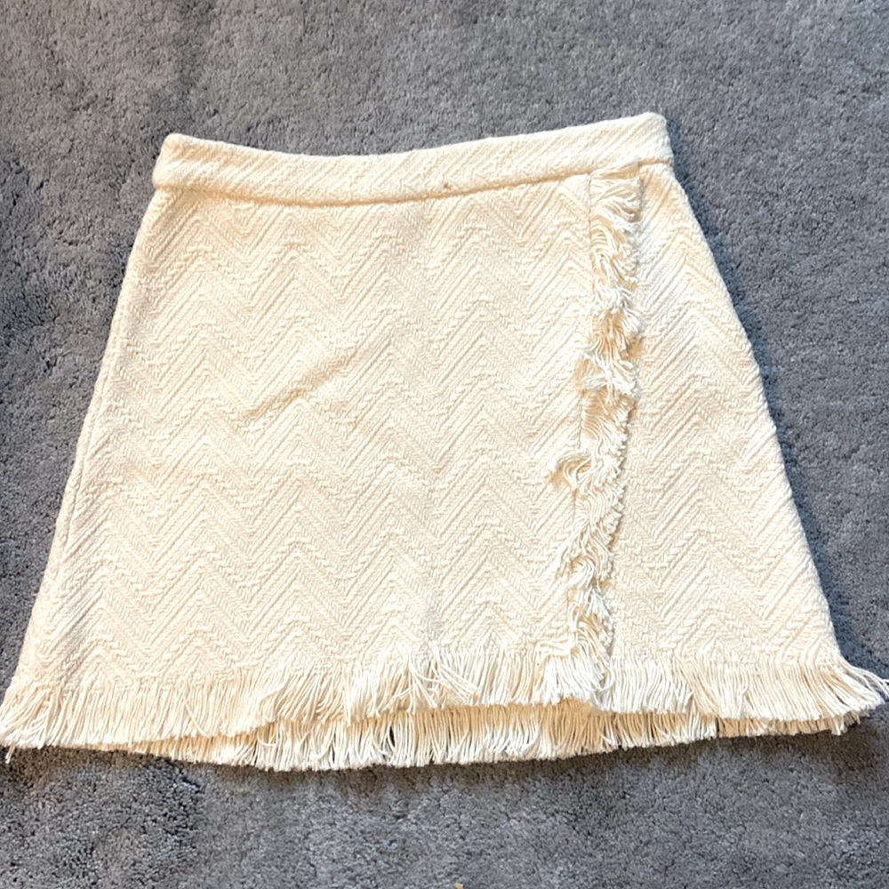 Dereklam 10 Crosby cream mini skirt